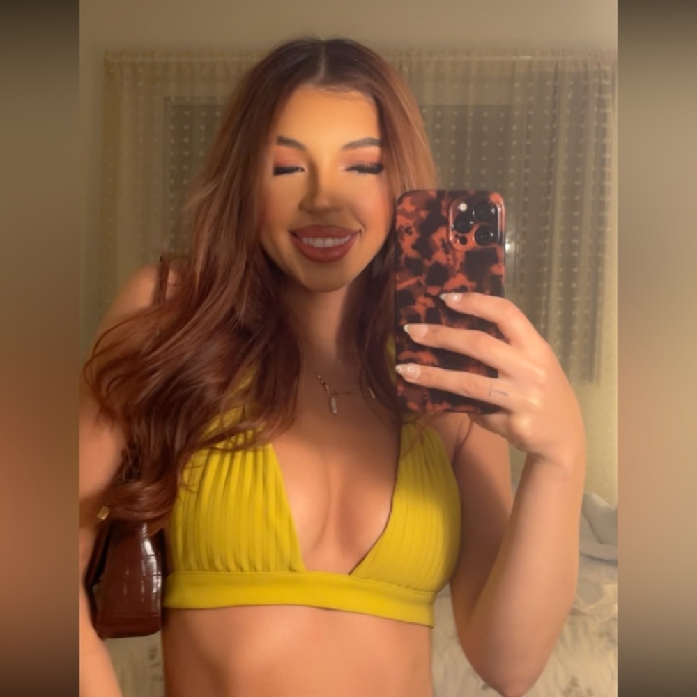 AKIRA Yellow Plunge Crop Top